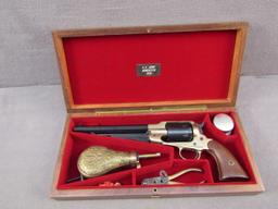 black powder handgun: ARMI SAN MARCO Model 1858, Revolver, .44, 6 shot, 8" barrel, S#29188