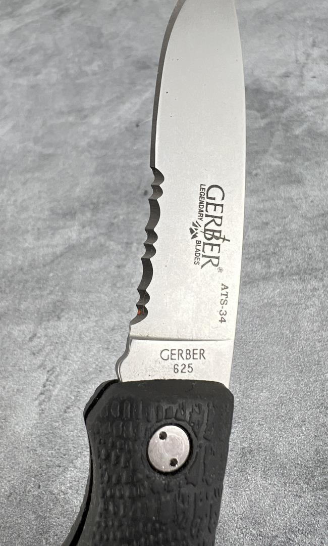 Gerber Gator 625 Pocket Knife