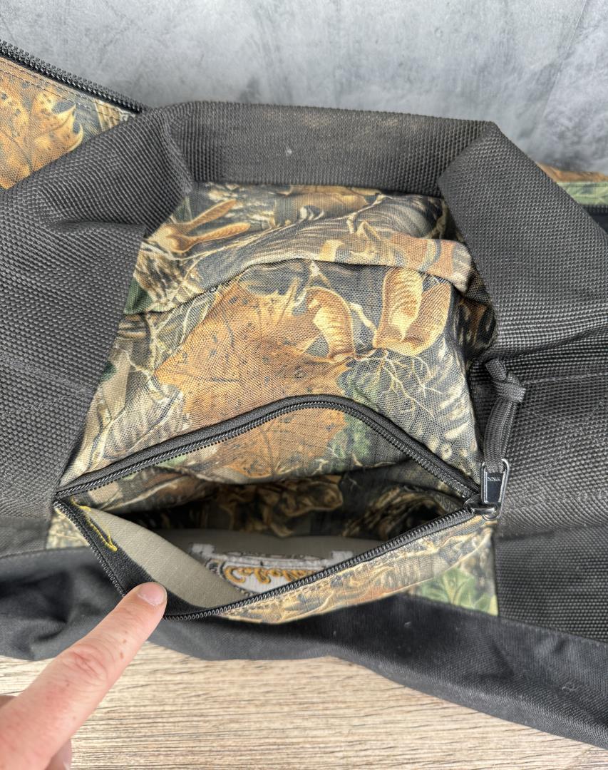 Cabelas Seclusion 3D Camo Duffle Bag