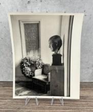 WW2 Brown House Plaque and Bust Photo