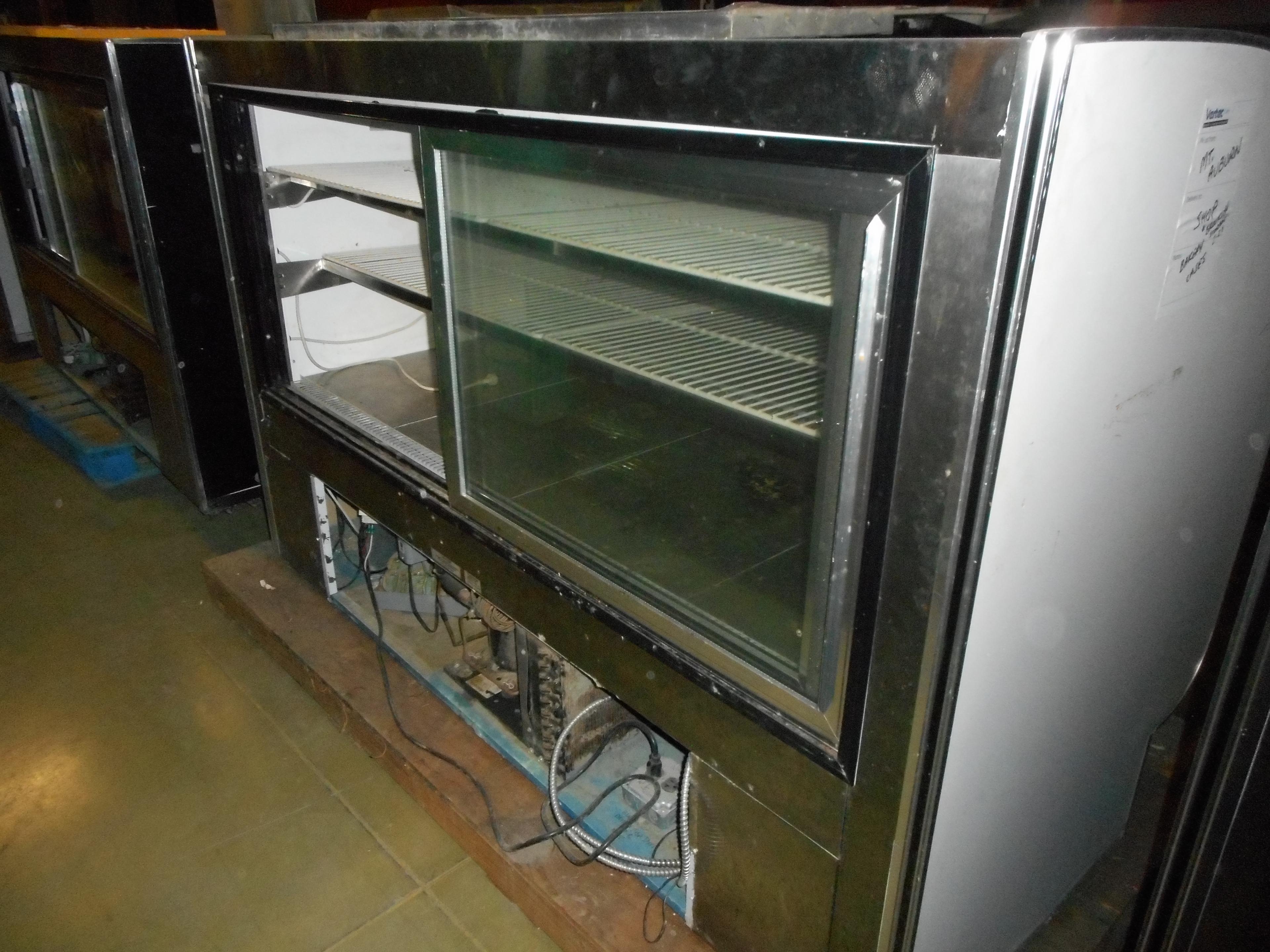 SERVICE BAKERY CASE SELF CONTAINED