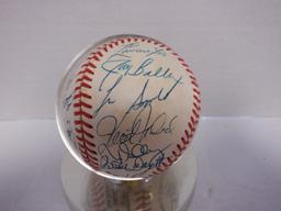 1980'S CHICAGO CUBS SIGNED BASEBALL. BILLY WILLIAMS, GREG MADDUX, L SMITH, R PALMEIRO & OTHERS