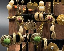 Assortment of Vintage Gold Tone Jewelry