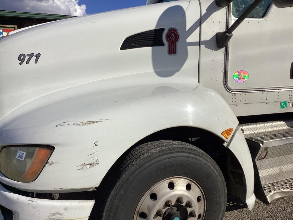 2013 KENWORTH T660 SLEEPER TRACTOR