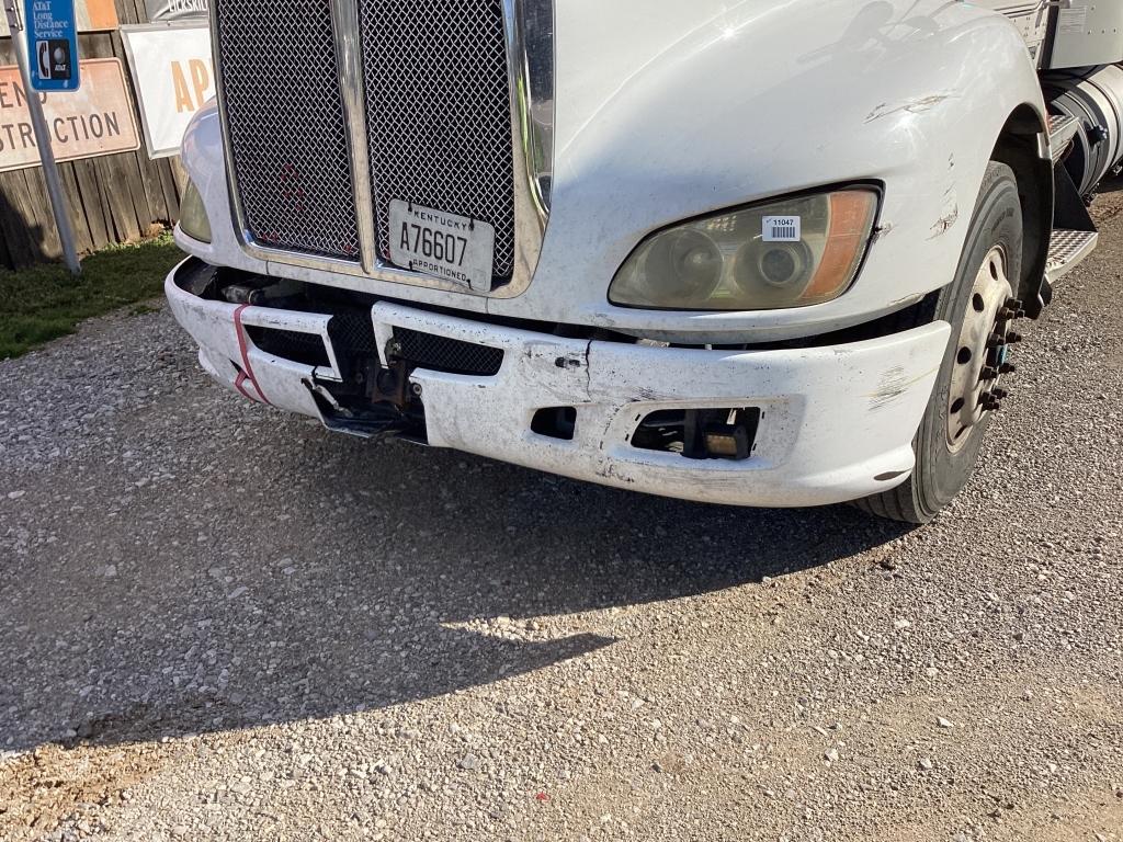 2013 KENWORTH T660 SLEEPER TRACTOR