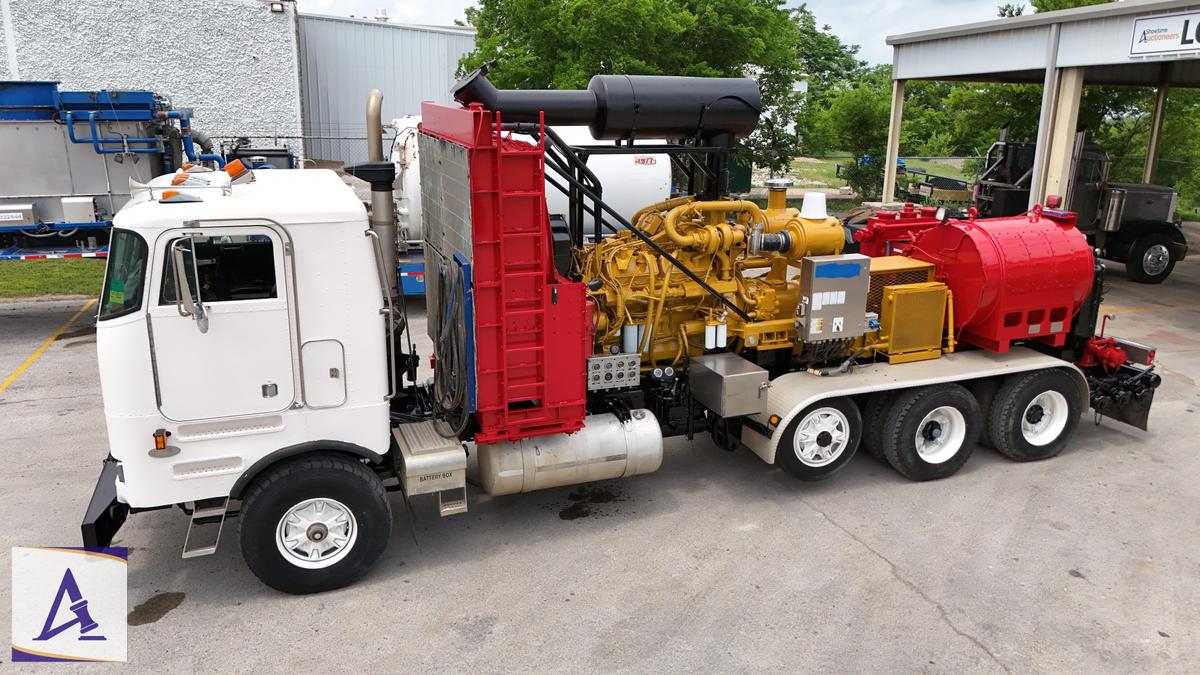 1998 Peterbilt 377 Cabover Pump Truck - Gardner Denver 2500 Triplex - Trucks Runs and Drives