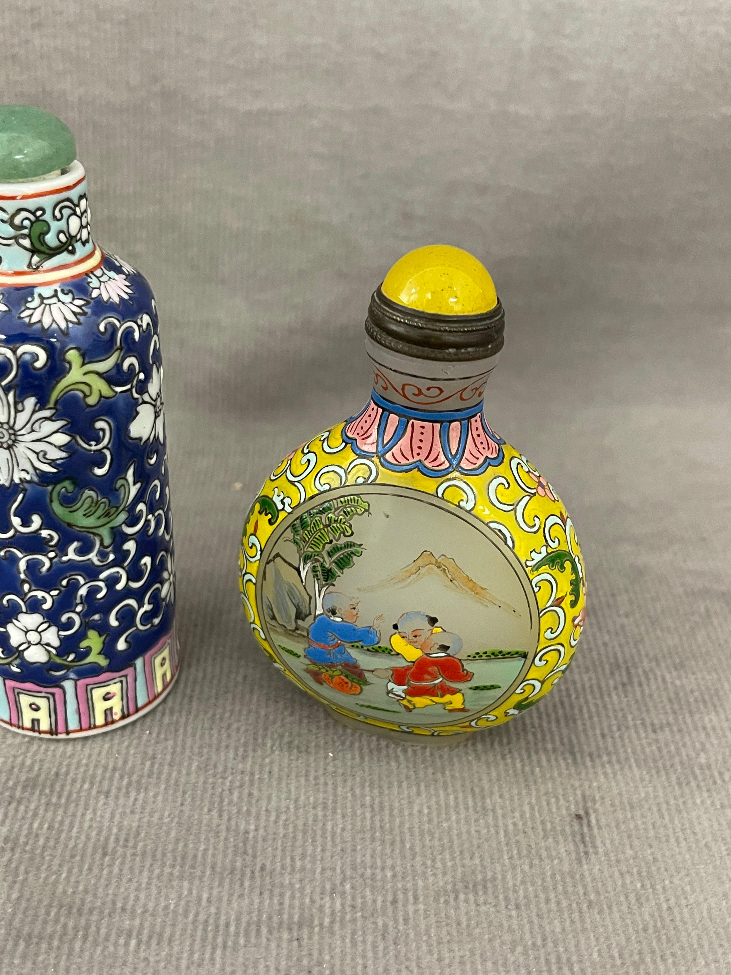 Chinese Famille Rose Porcelain Snuff Bottles