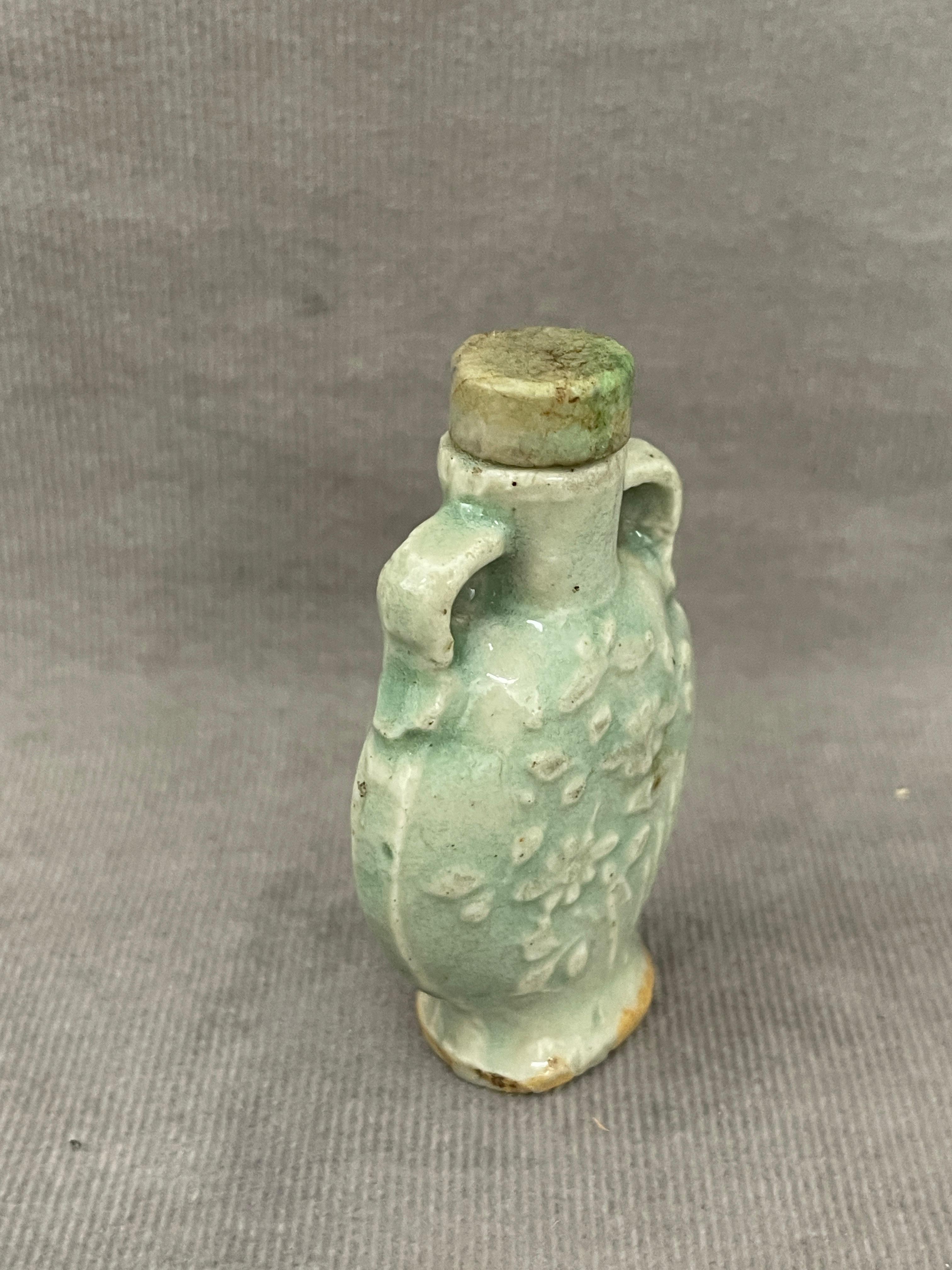 Chinese Celadon Procelain Snuff Bottle