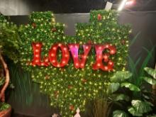 HEART SHAPED GRASSY SQUARE PANEL DÉCOR (WITH LIGHTS)