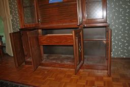 China Cabinet with Hutch