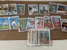 Lot of 17 1980 Topps Baseball Cards