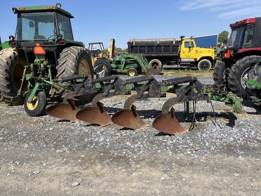 John Deere 2000 4 Bottom Plow