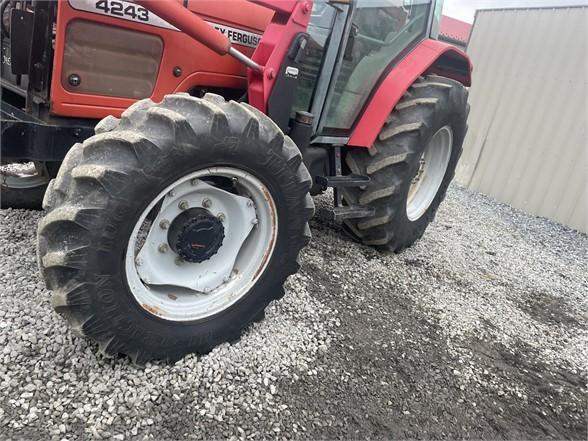 Massey Ferguson 4243 Tractor