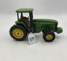 John Deere 8200