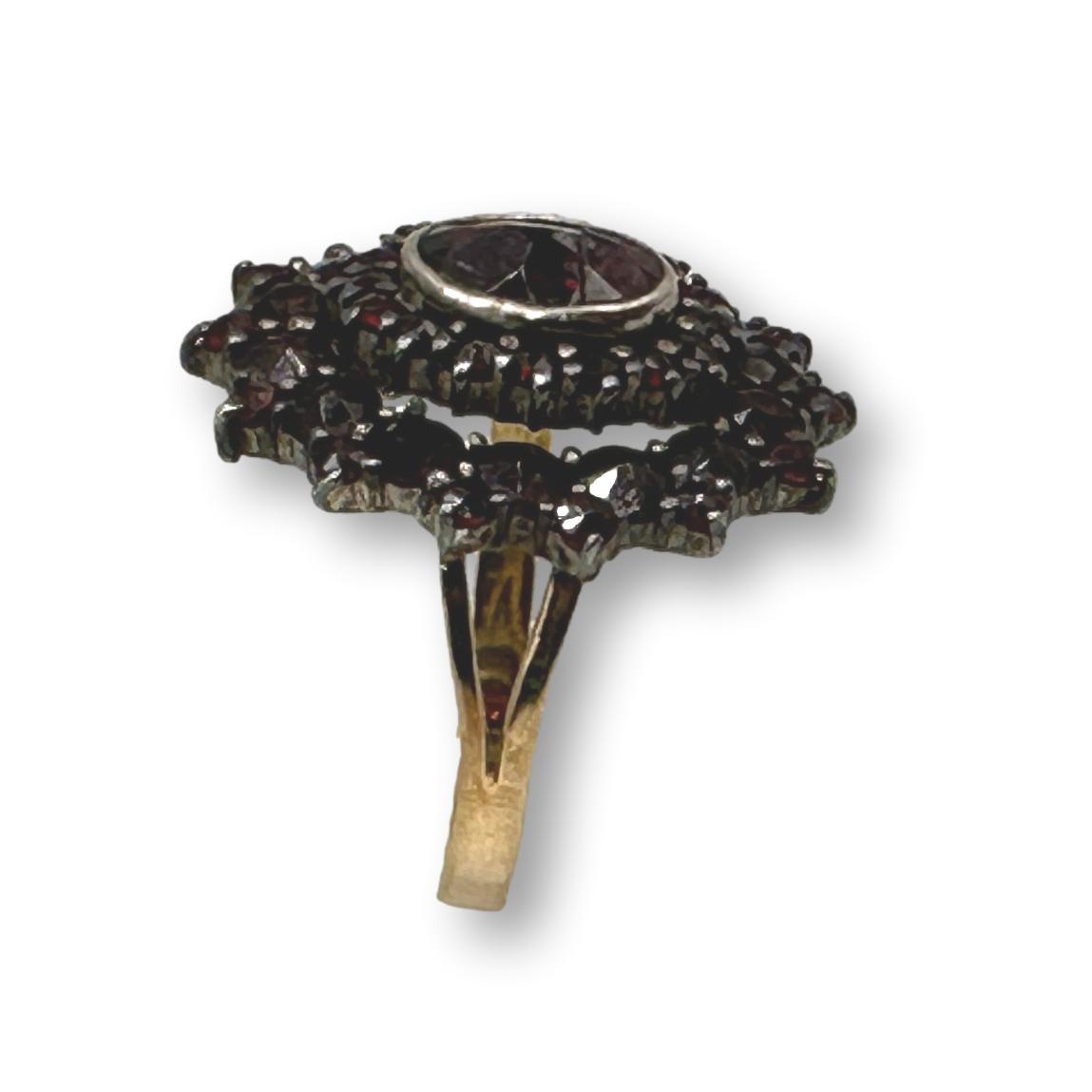 Antique 14K Gold Garnet Ring