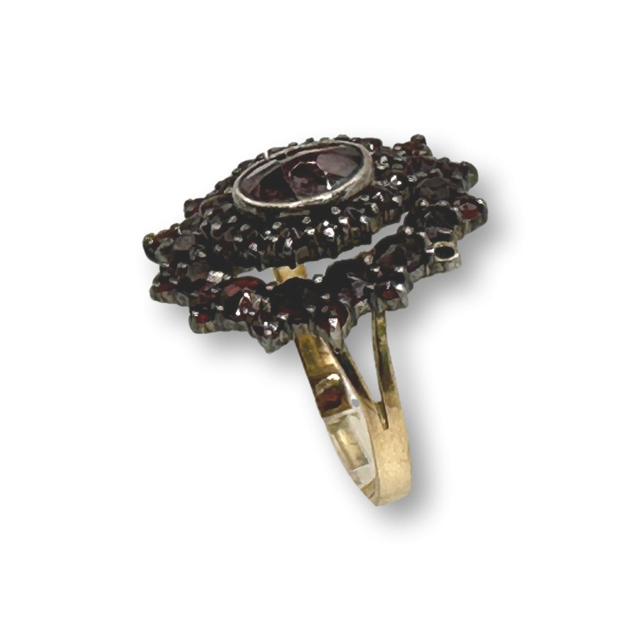 Antique 14K Gold Garnet Ring