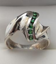 Sterling Silver Green Gemstone Wave Ladies Ring - size 8.5