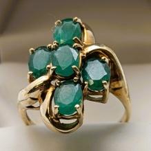 10K Gold Green Gemstone Cluster Ladies Ring - size  9- grams 4.83