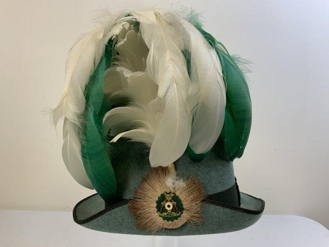 VINTAGE GERMAN  TRADITIONAL SHOOTING ASSOCIATION HAT WITH FEATHER PLUME