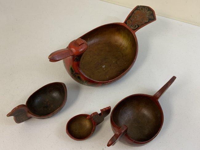 GROUP OF VINTAGE RUSSIAN KHOKHLOMA WOODEN SERVING BOWLS