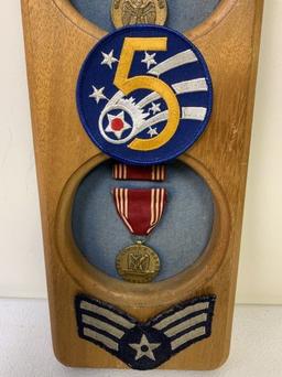 VINTAGE US 5th AIR FORCE VETERAL AWARDS AND PATCHES DISPLAY PLAQUE