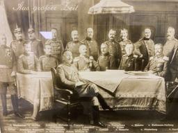 LARGE WWI IMPERIAL GERMAN PERIOD FRAMED PICTURE OF KAISER AND HIGH COMMAND OFFICERS