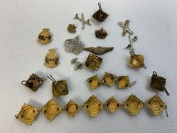 VINTAGE UK BRITISH  LOT OF MILITARY BADGES AND PINS