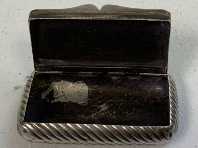 ANTIQUE SILVER SNUFF BOX