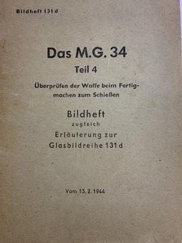 ORIGINAL 1944 THIRD REICH M.G. 34 POCKET BOOK WITH ORIGINAL GUNNER PHOTO