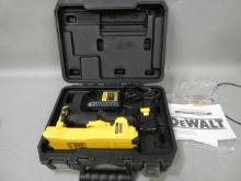 Dewalt 12v Hand Held Wall Scanner DCT419 W/ Battery, Charger, and Case DCT419