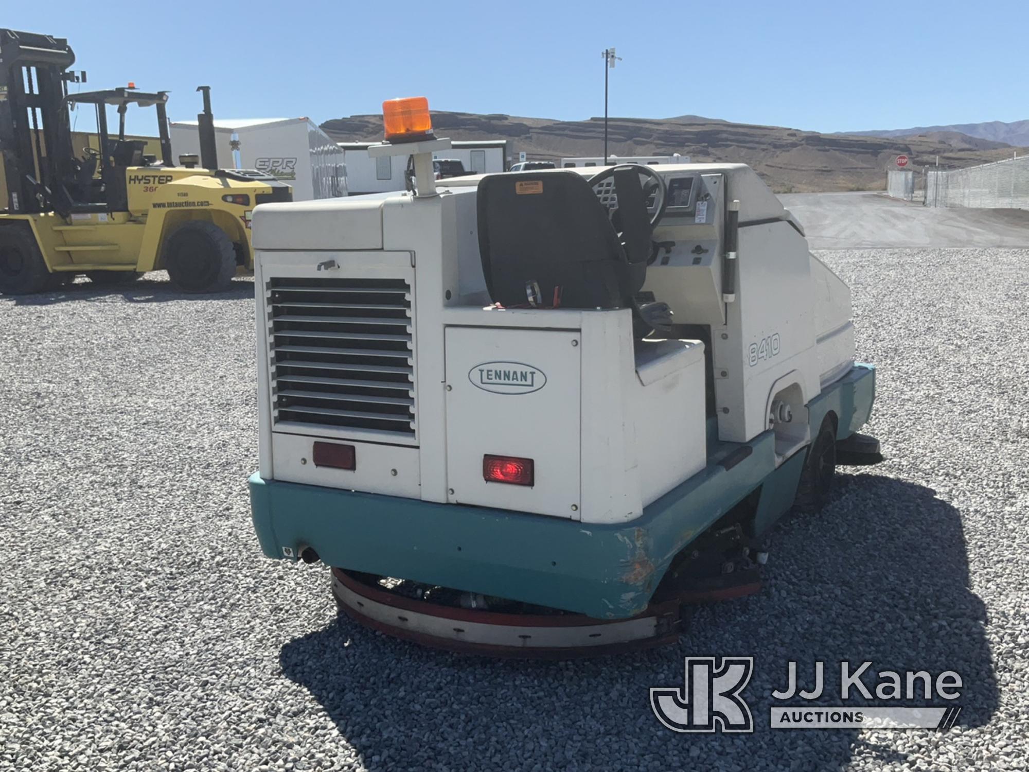 (Las Vegas, NV) Tennant 8410 Sweeper, Scrubber Runs & Moves