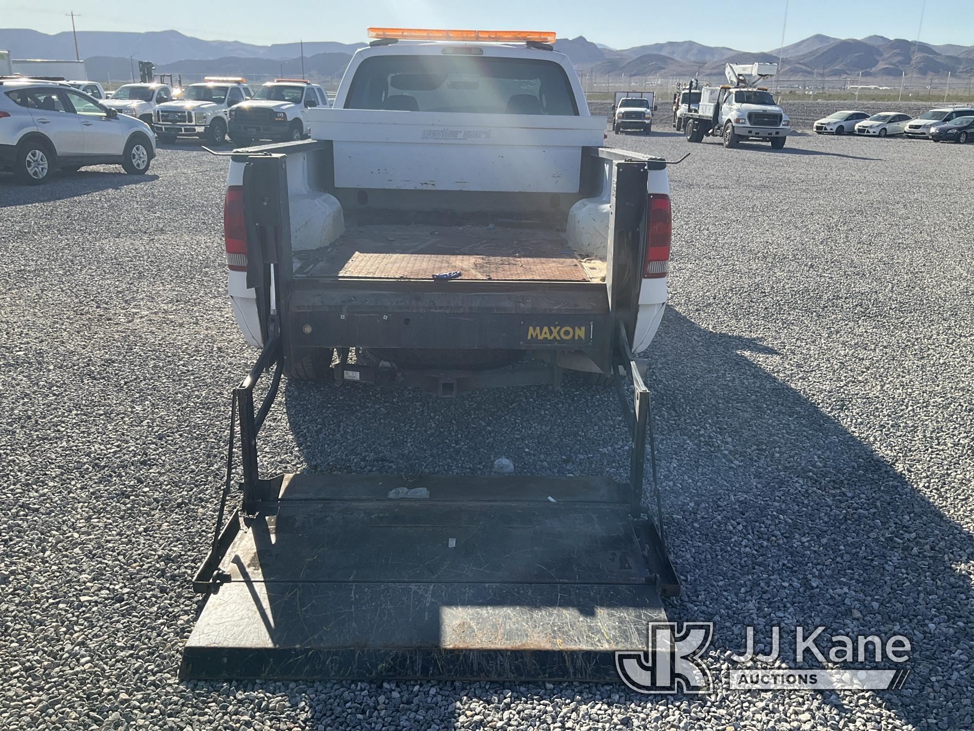 (Las Vegas, NV) 2006 Ford F-250 Pickup ABS Light On, Interior Damage, With Liftgate Jump To Start, R