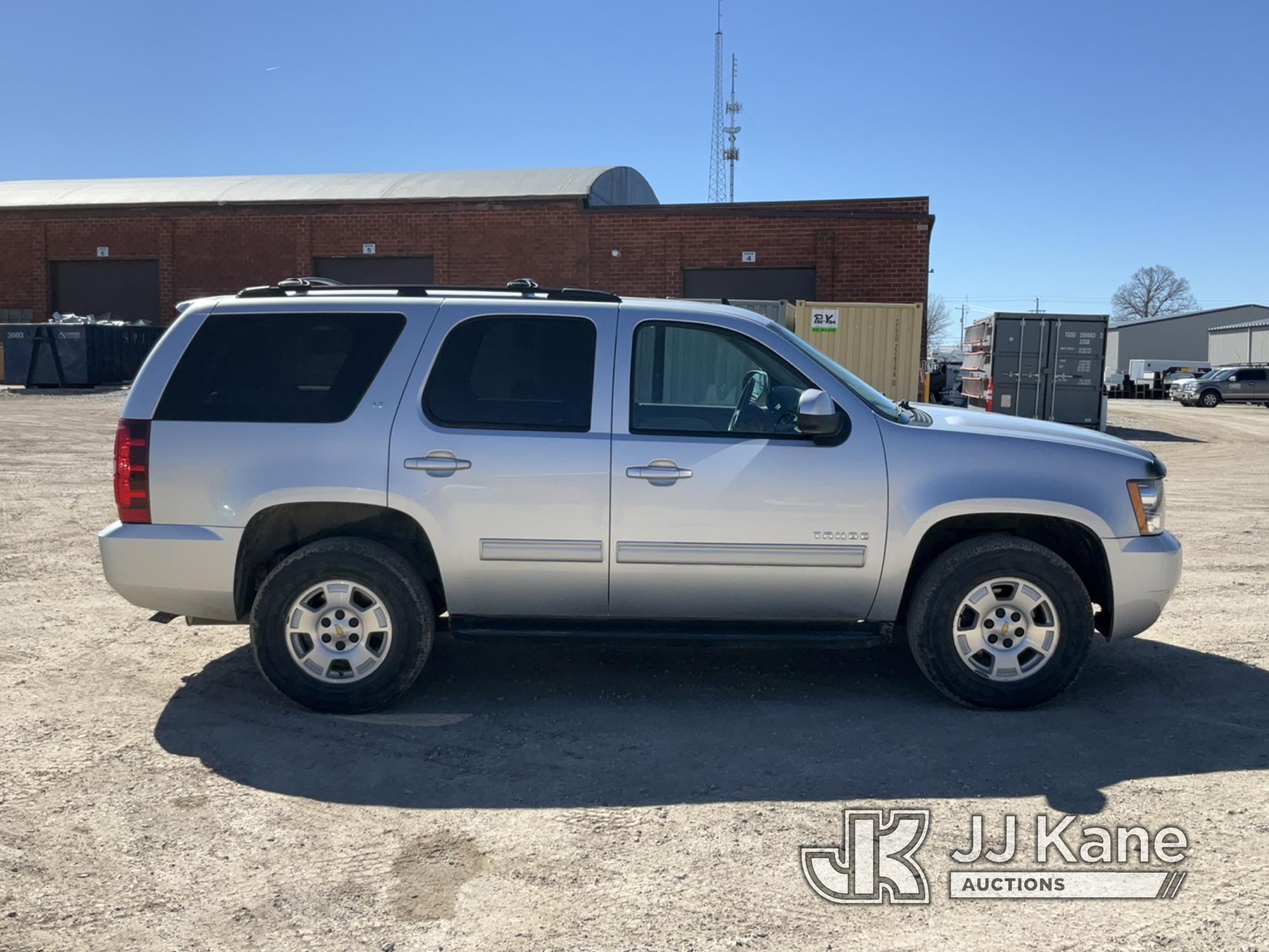 (Des Moines, IA) 2013 Chevrolet Tahoe 4x4 Sport Utility Vehicle Runs & Moves, Check Engine Light, Tr