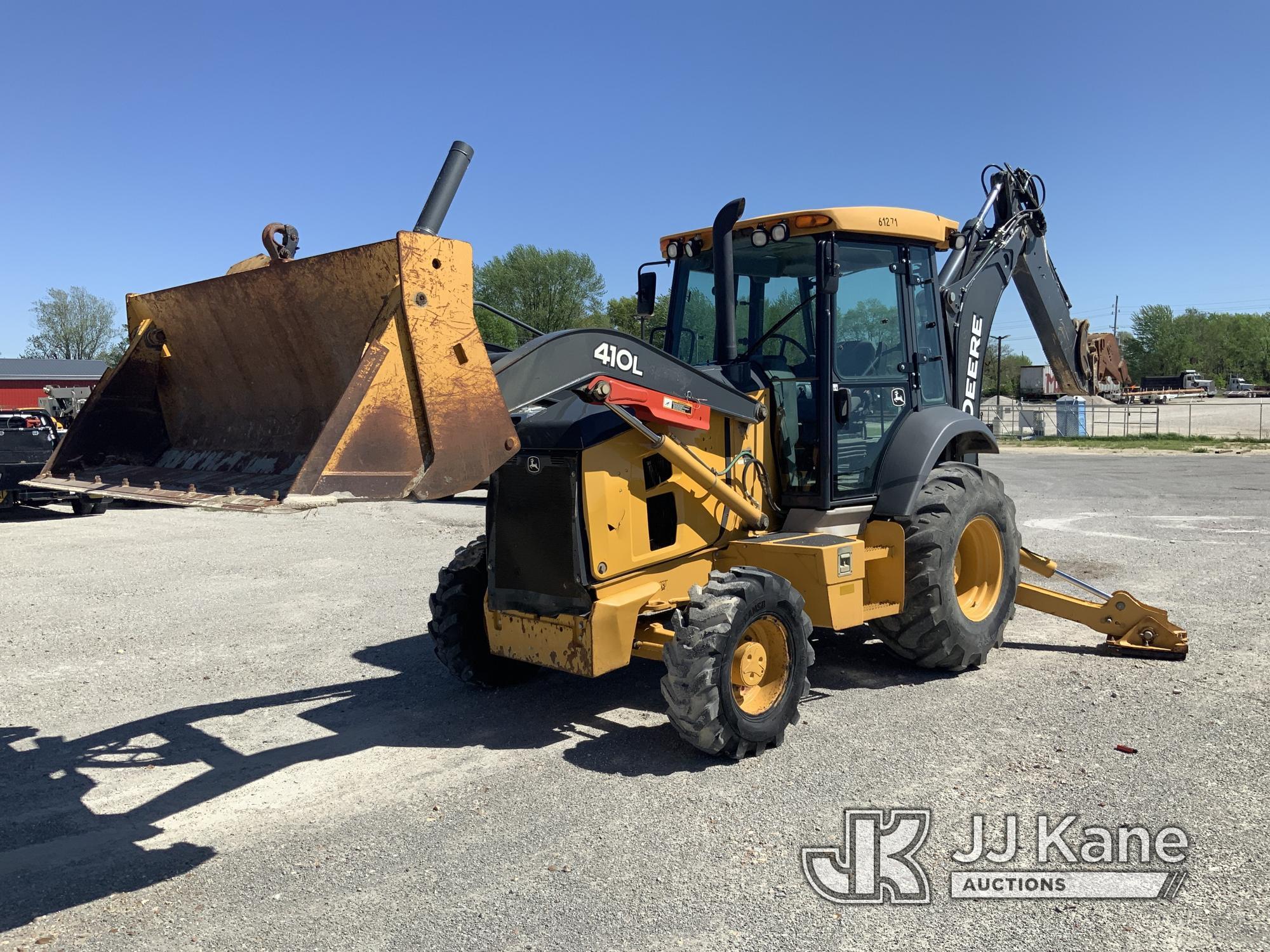 (Hawk Point, MO) John Deere 420L 4x4 Tractor Loader Backhoe Runs & Operates) (Fuel Gauge Fault.