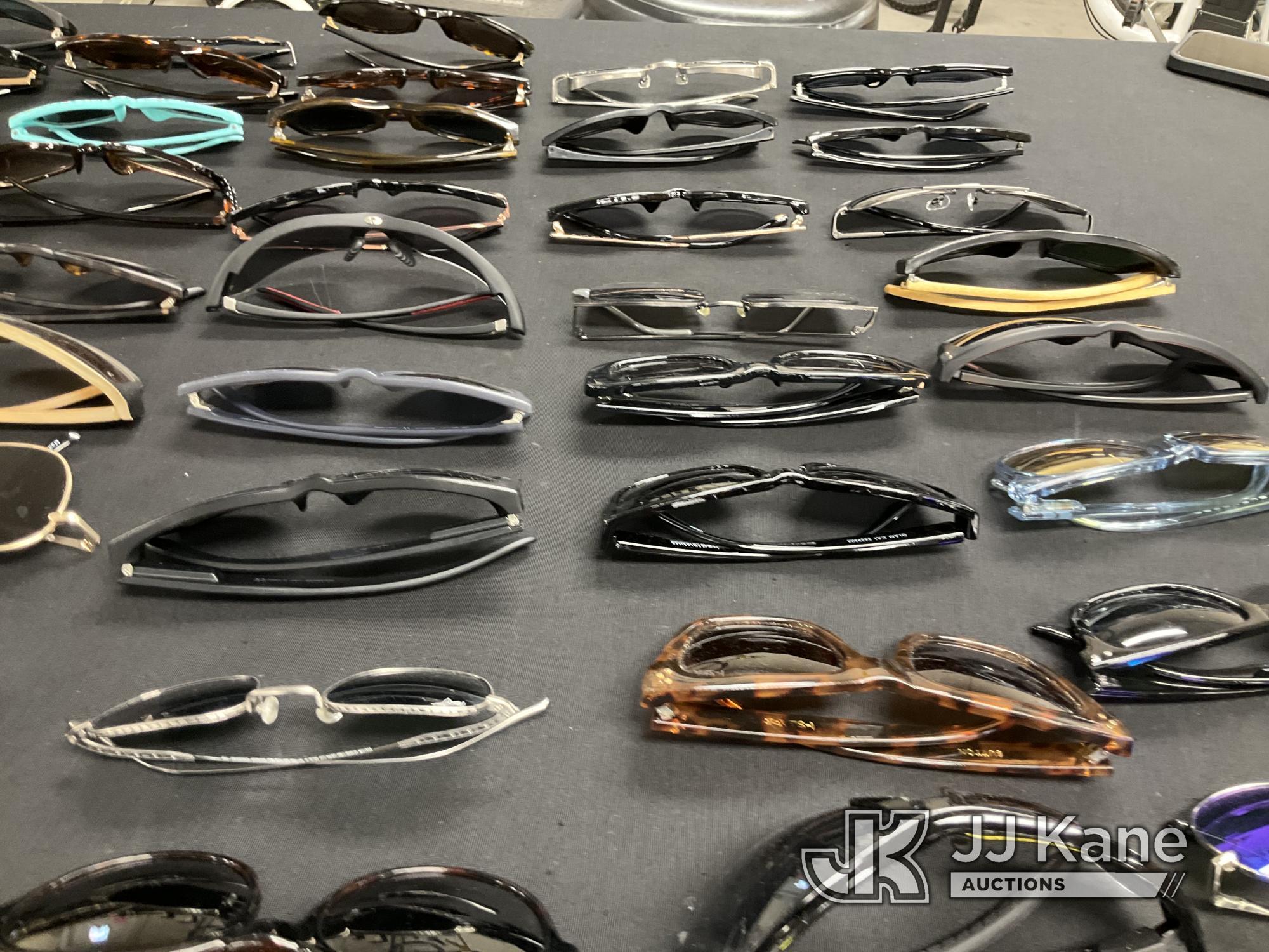 (Jurupa Valley, CA) Sunglasses (Used) NOTE: This unit is being sold AS IS/WHERE IS via Timed Auction