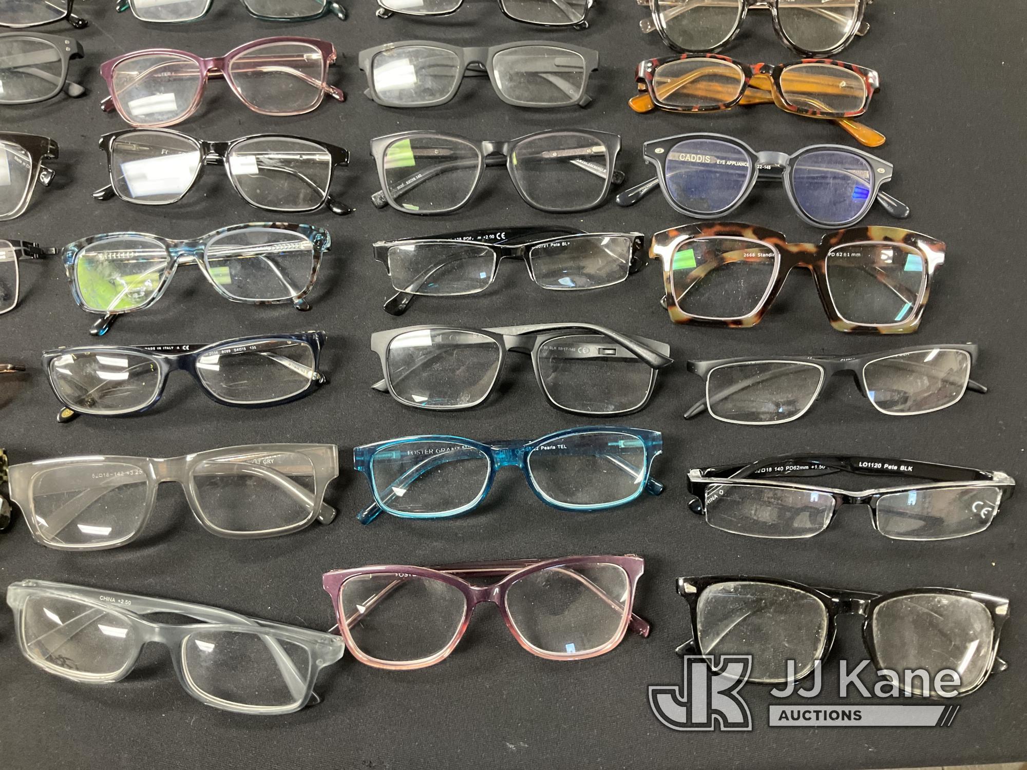 (Jurupa Valley, CA) Eye Glasses (Used) NOTE: This unit is being sold AS IS/WHERE IS via Timed Auctio