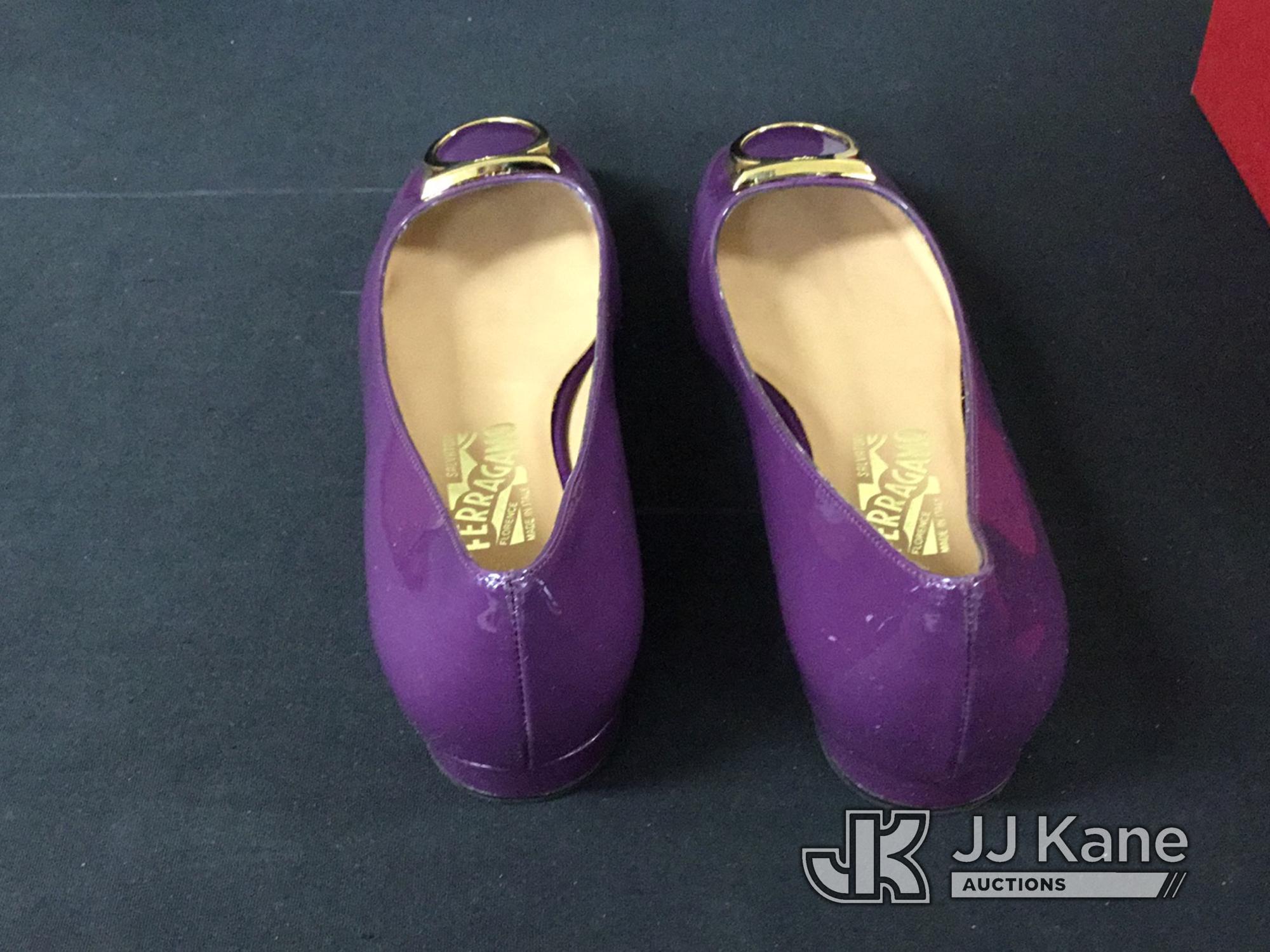 (Jurupa Valley, CA) Shoes | authenticity unknown (Used) NOTE: This unit is being sold AS IS/WHERE IS