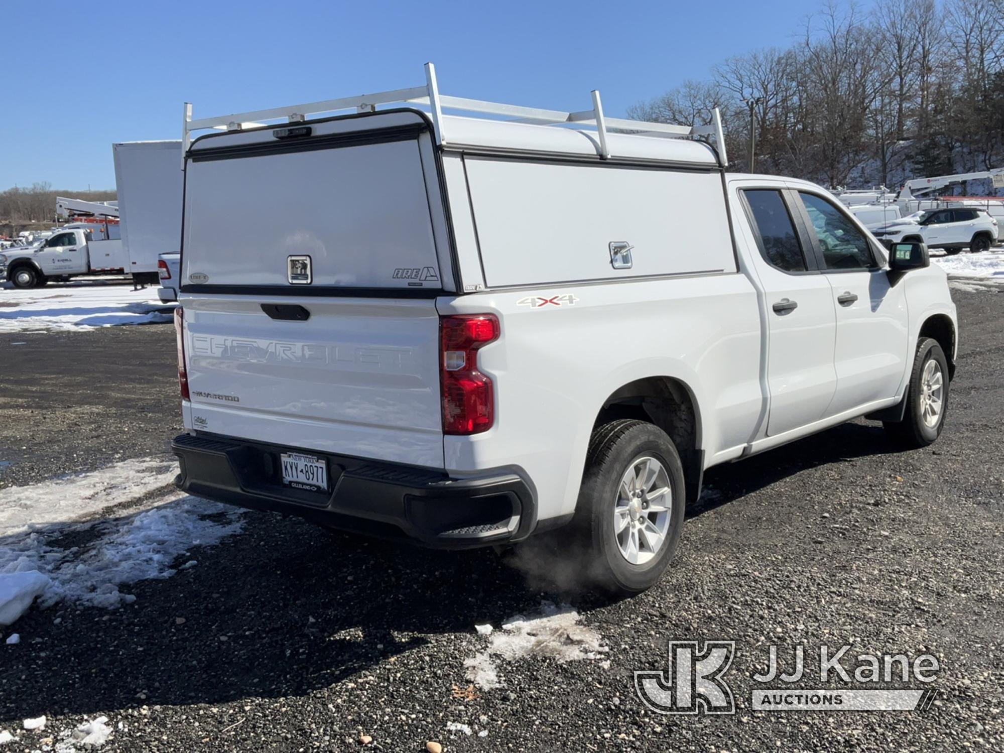 (Kings Park, NY) 2021 Chevrolet Silverado 1500 4x4 Extended-Cab Pickup Truck Runs & Moves) (Inspecti