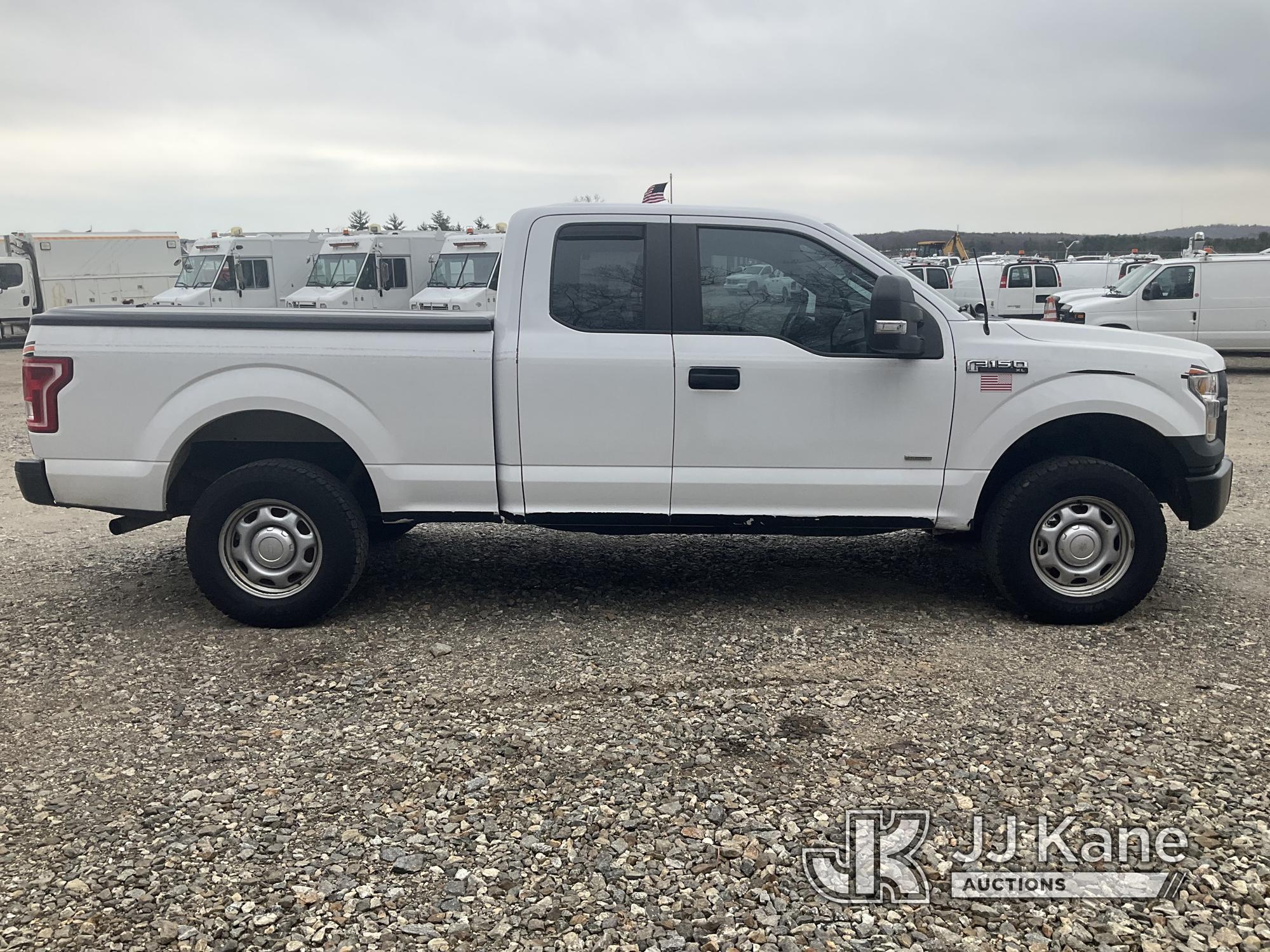 (Shrewsbury, MA) 2016 Ford F150 4x4 Extended-Cab Pickup Truck Runs & Moves) (Check Engine Light On,
