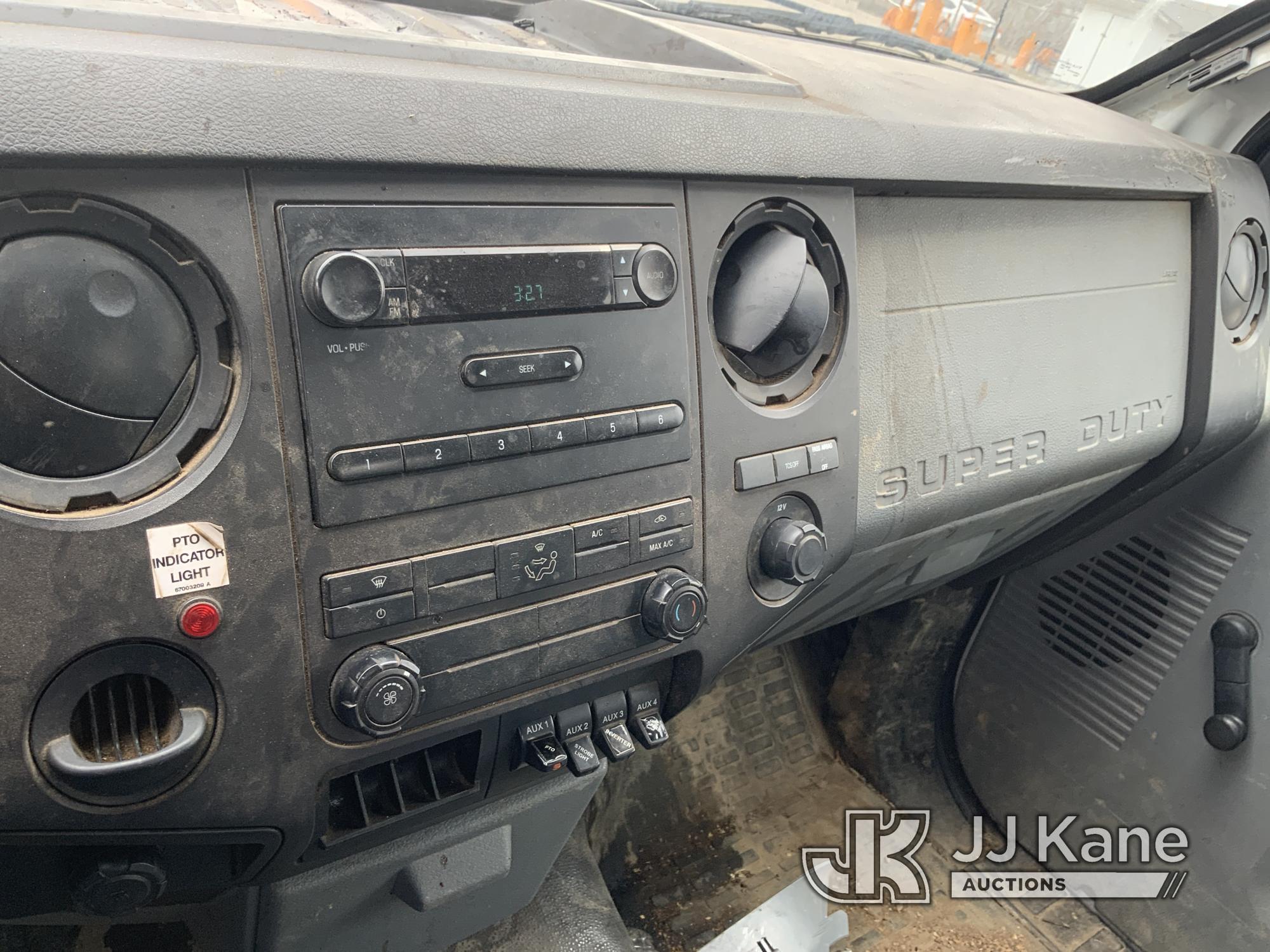 (Fort Wayne, IN) Altec AT200A, Non-Insulated Bucket Truck mounted behind cab on 2015 Ford F450 Servi