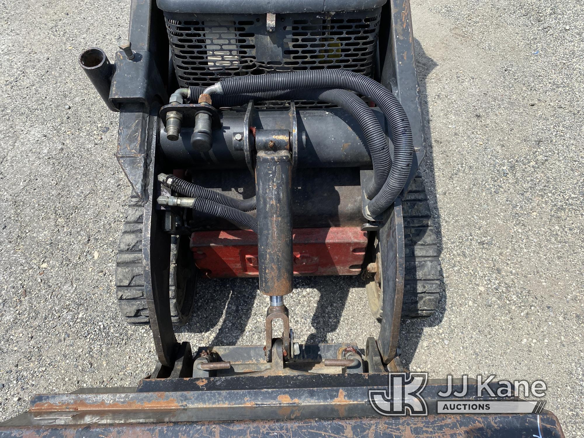 (Plymouth Meeting, PA) 2002 Toro Dingo TX-420 Walk Behind Crawler Skid Steer Loader W/ Support Trail