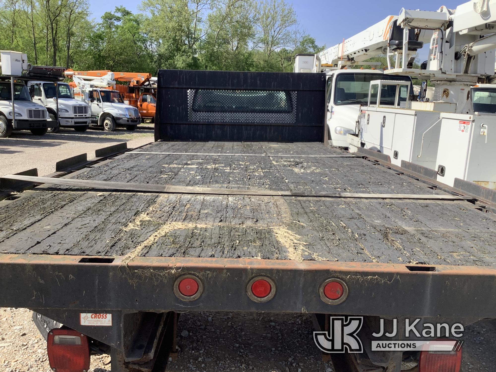 (Smock, PA) 1995 Ford F800 Flatbed Truck Not Running, Condition Unknown, Key Broken Inside Of Igniti