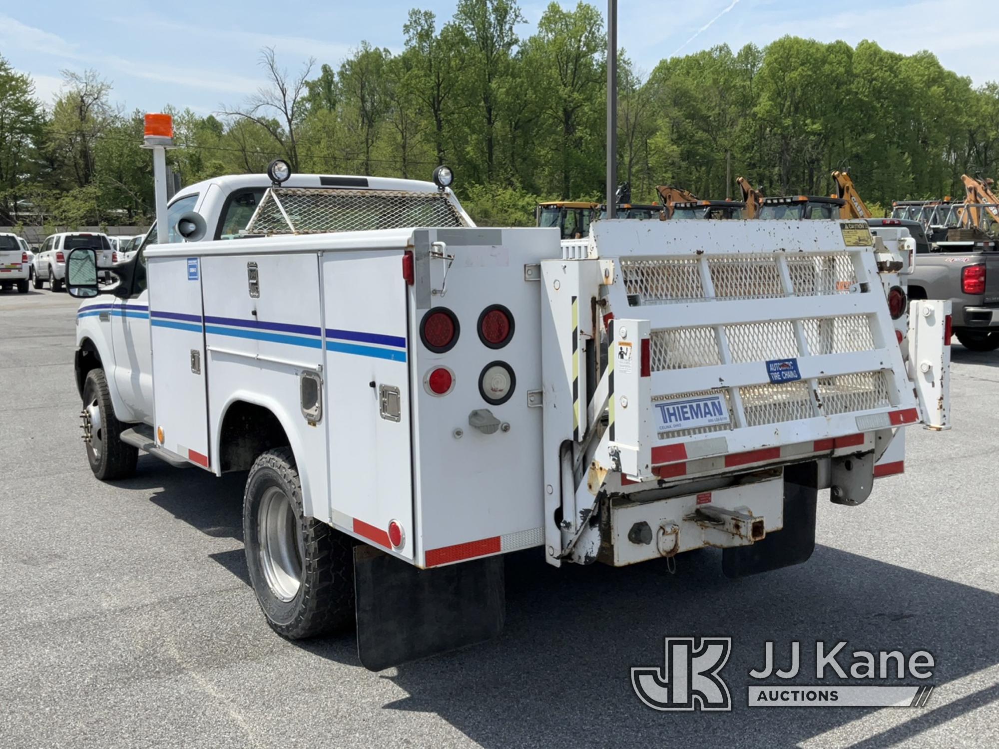 (Chester Springs, PA) 2005 Ford F350 4x4 Service Truck Runs Rough & Moves, Body & Rust Damage, Liftg