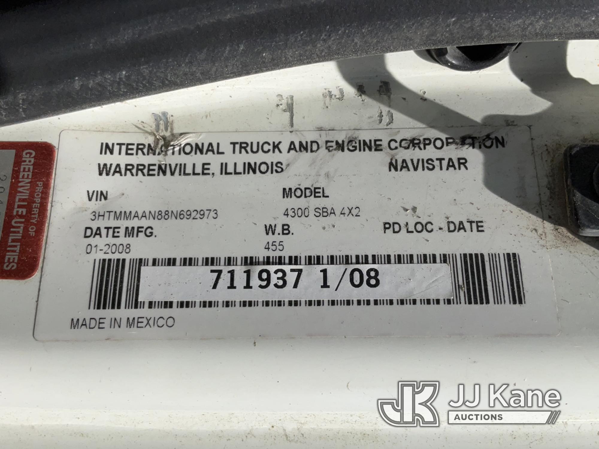 (Charlotte, MI) Altec AA755L, Material Handling Bucket Truck rear mounted on 2008 International 4300