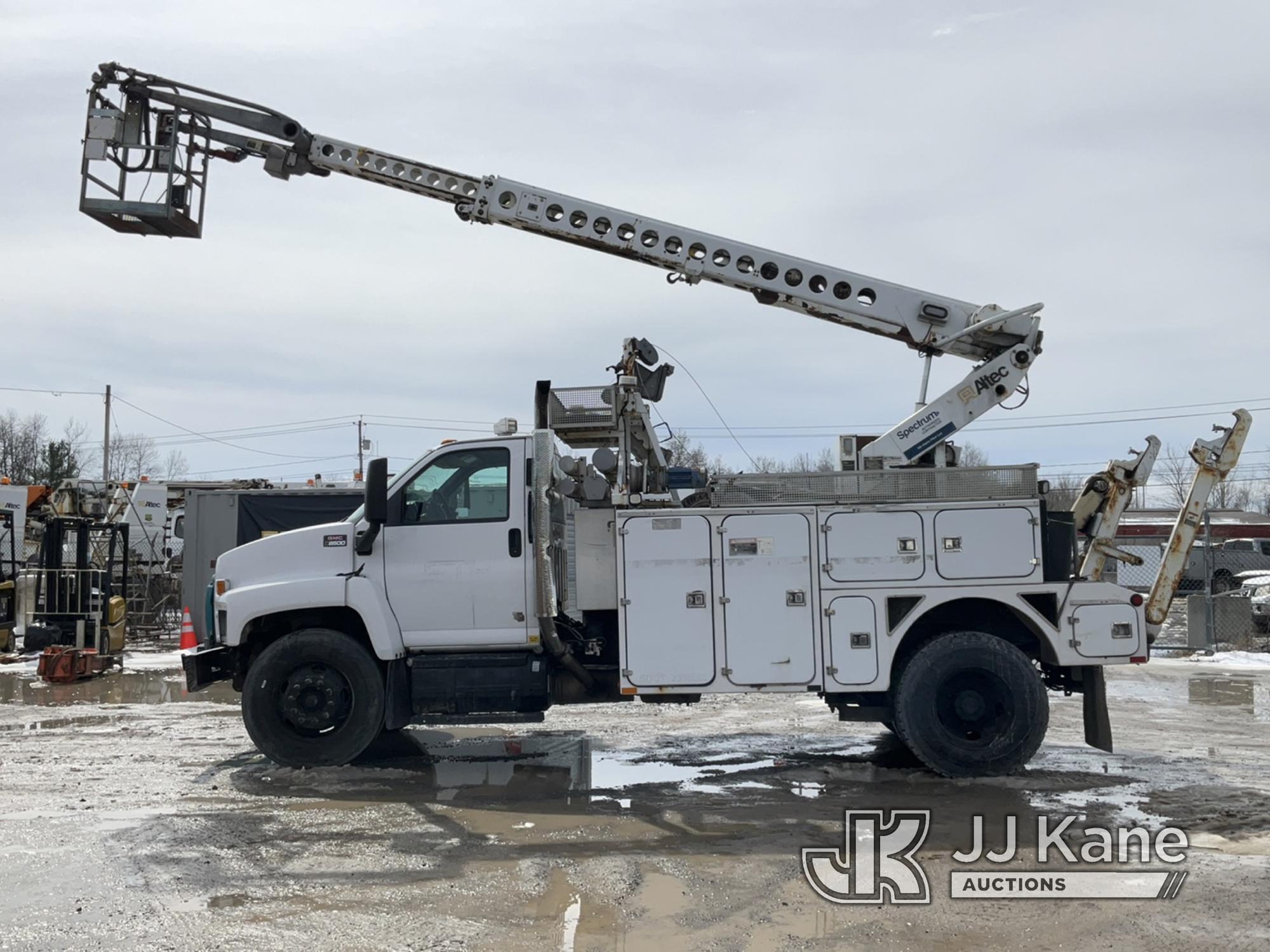 (Rome, NY) Altec A-T40C, Telescopic Non-Insulated Cable Placing Bucket Truck mounted on 2005 GMC C85