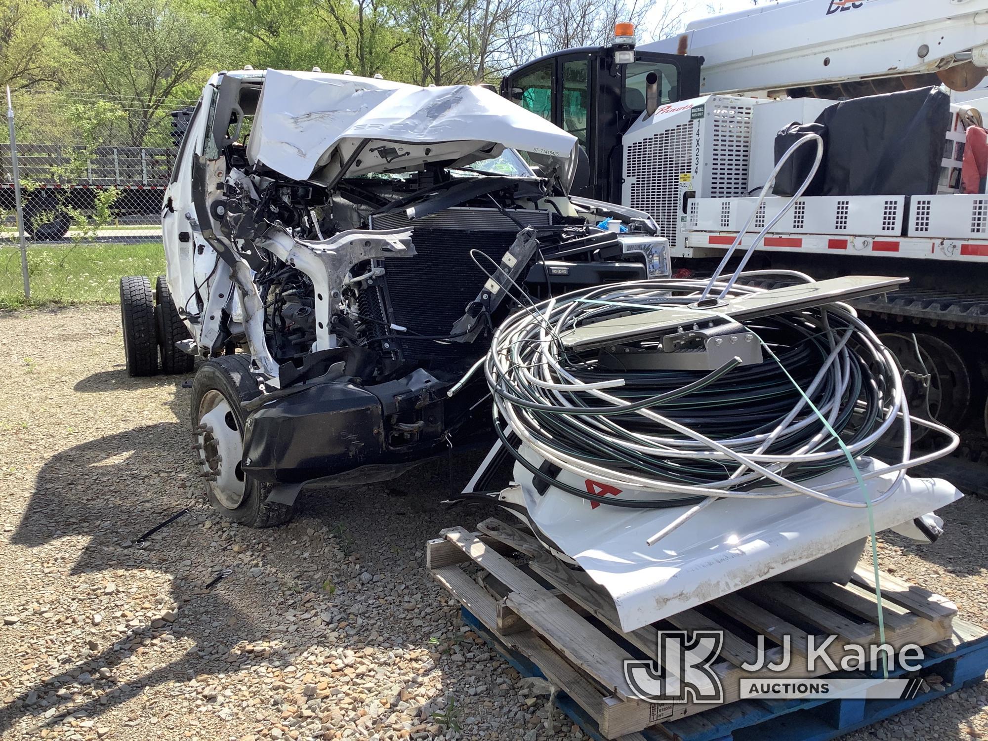 (Smock, PA) 2020 Ford F450 Service Truck Wrecked, Not Running, Frame & Body Damage, Condition Unknow
