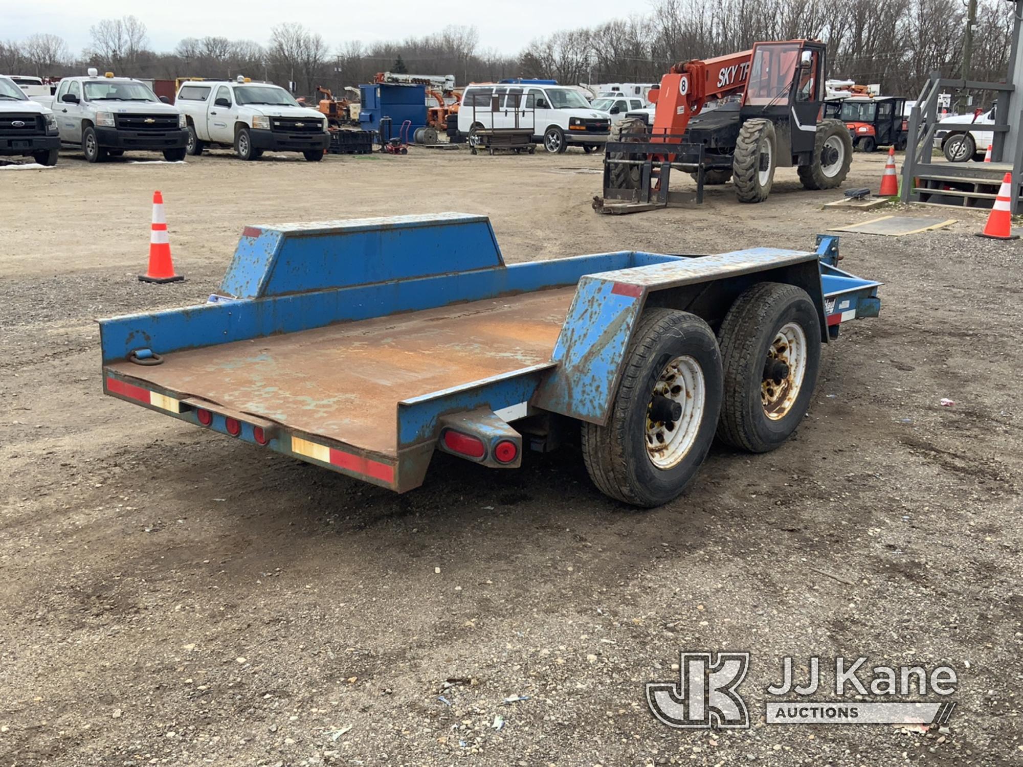 (Charlotte, MI) 2001 Redi Haul T/A Tagalong Flatbed Trailer