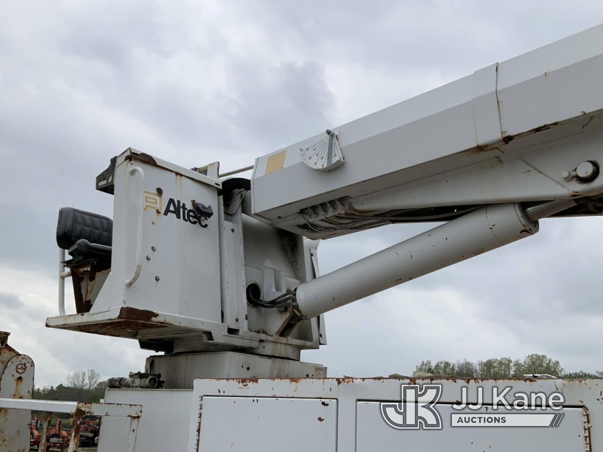 (Charlotte, MI) Altec D3060-TR, Digger Derrick rear mounted on 2004 International 7400 6x6 T/A Utili