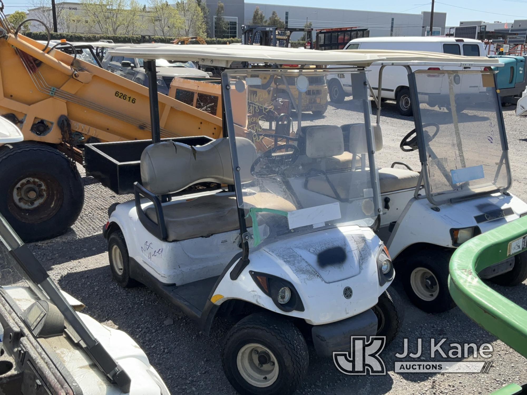 (Jurupa Valley, CA) 2011 Yamaha Golf Cart Runs & Moves, Bad Tires , No Key