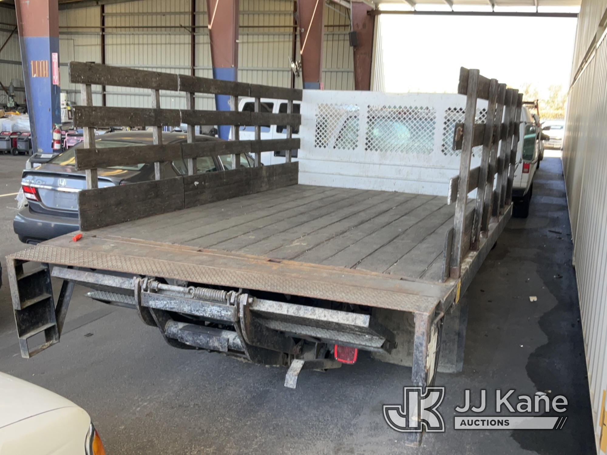 (Jurupa Valley, CA) 1995 GMC Sierra 3500 Flatbed Truck Runs Rough) (Interior Is Worn , Paint Damage,